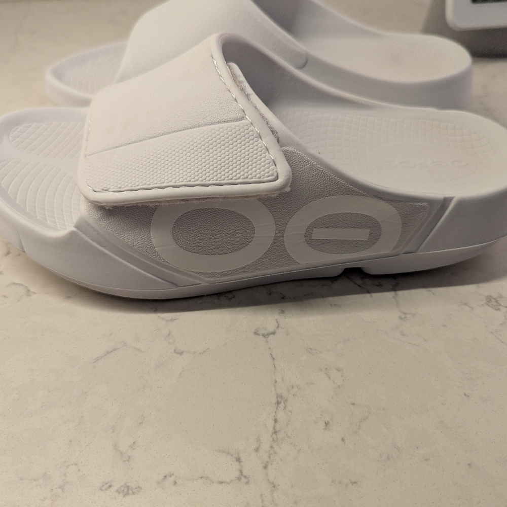 OOFOS Women's Ooahh Sport Flex Sandal - Classic White